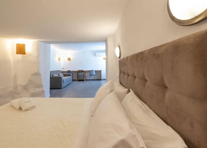 Anamar Boutique (adults Only)