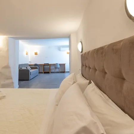 Anamar Boutique (adults Only)